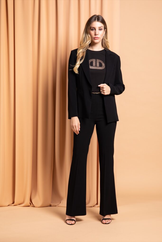 4689 GIACCA QUEEN 4713 T-SHIRT EMY 4677 PANTALONE CARMEN