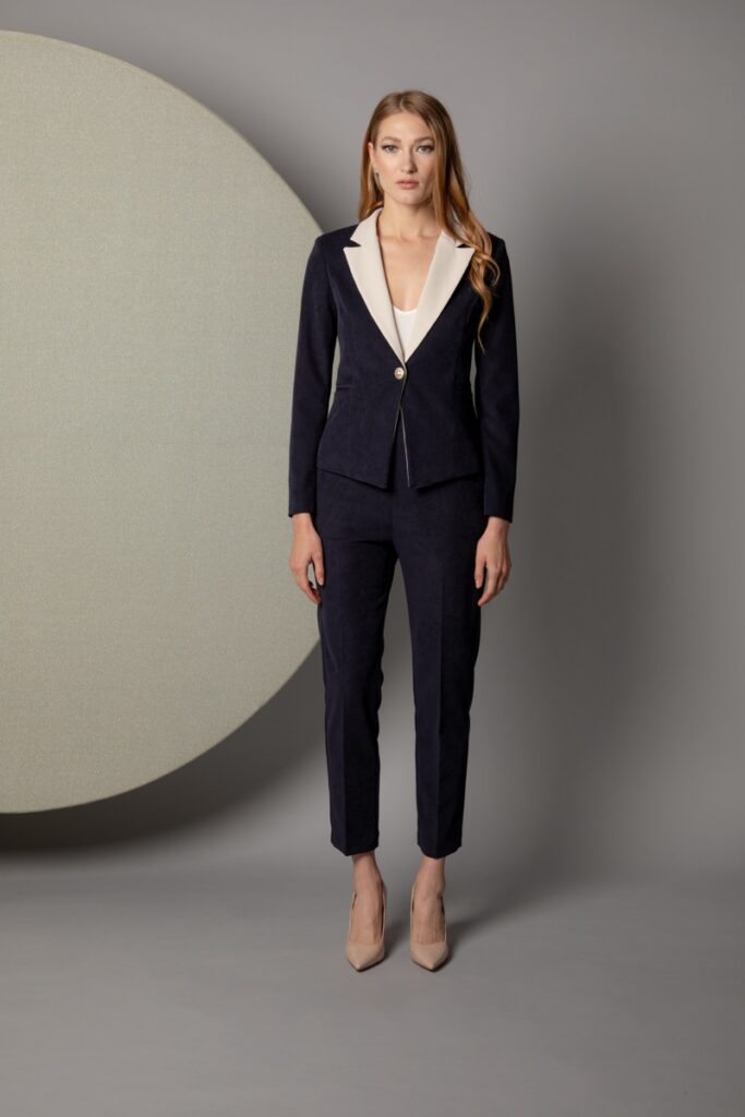 4762 giacca Ileana 3891 canotta ivonne 4764 pantalone Juri