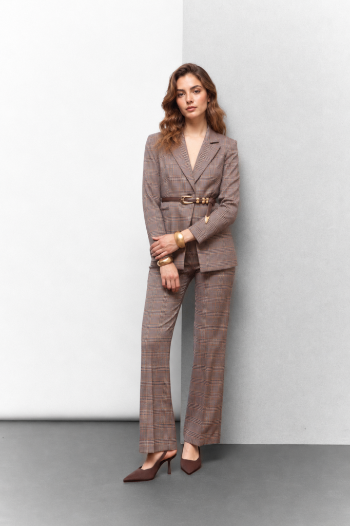 6014 GIACCA CARMEN 6016 PANTALONE HECTOR 6121 CINTA MORENA
