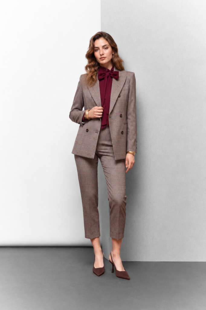 6015 GIACCA BETTY 6047 CAMICIA NORA 6018 PANTALONE BRANDO